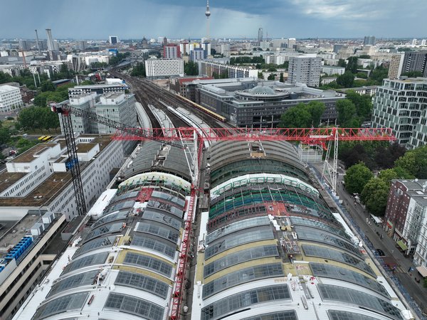 Hallendächer Berlin Ostbahnhof während Bearbeitung