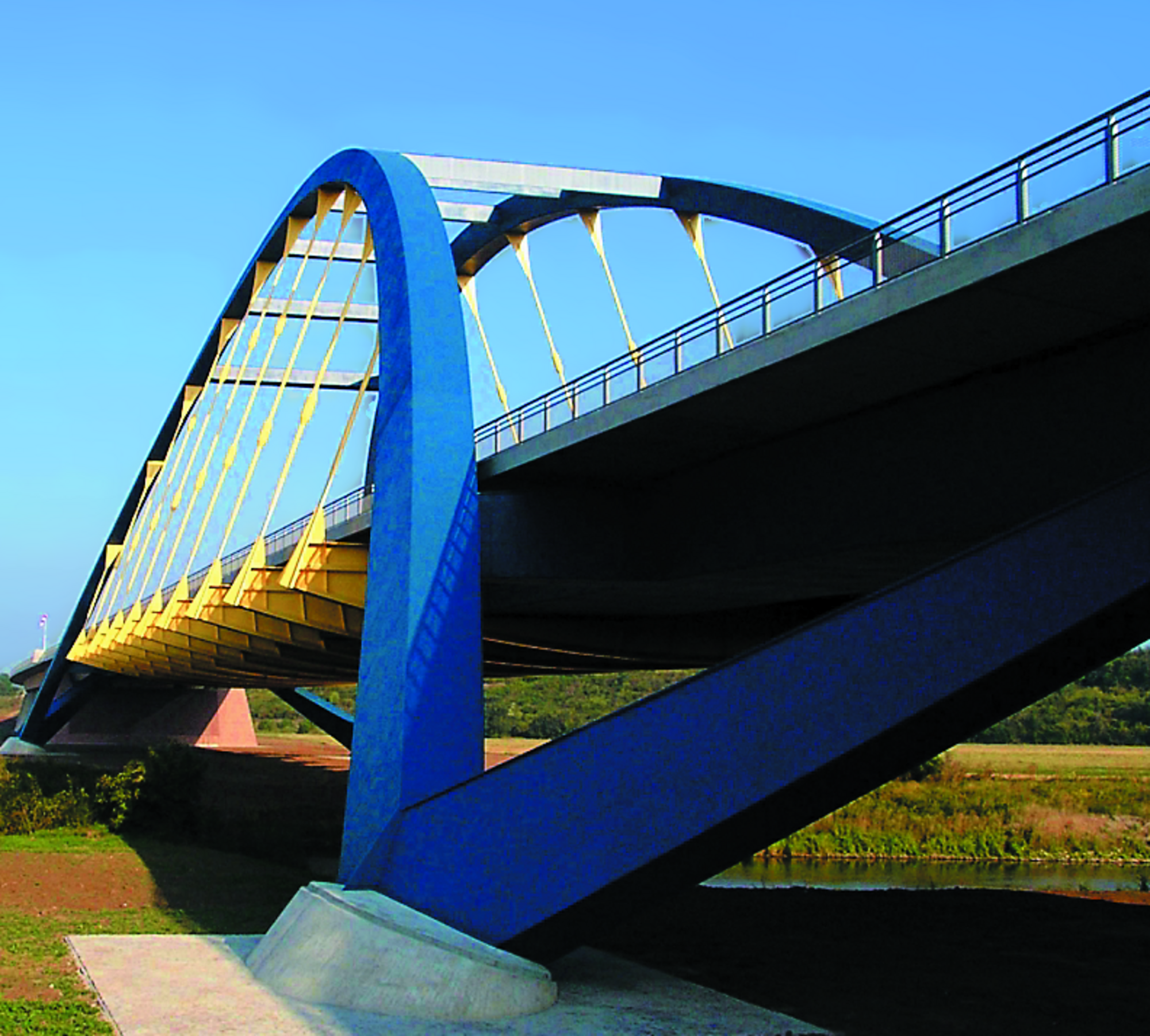 Nahansicht der Saalebrücke Besedau bei Tag
