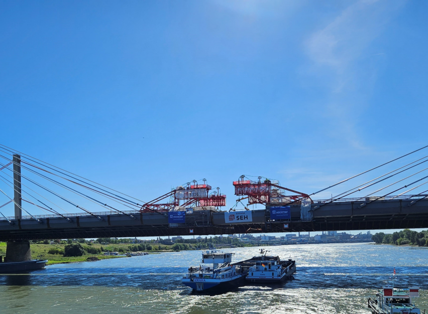 Lückenschluss der neuen Rheinbrücke Leverkusen