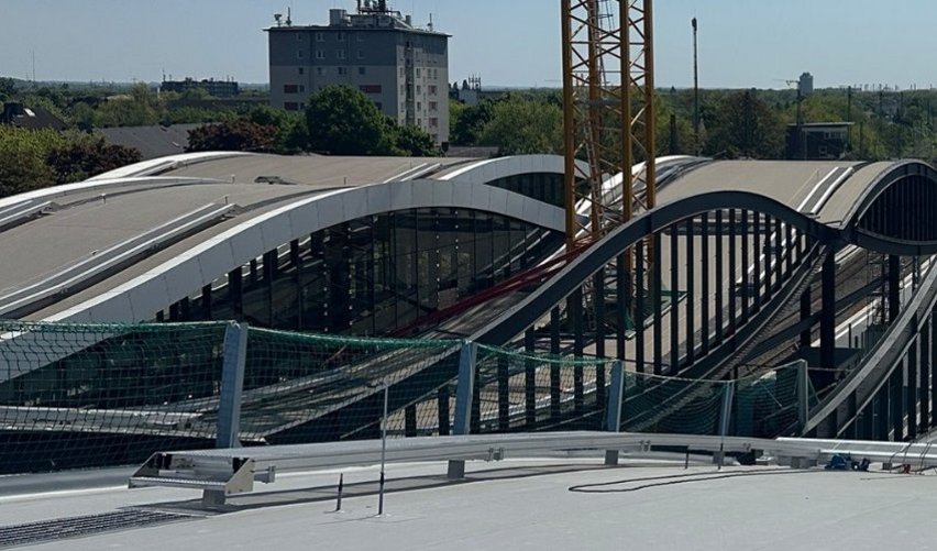 Duisburg HBF: Dacharbeiten auf Bahnsteig 4 pünktlich abgeschlossen