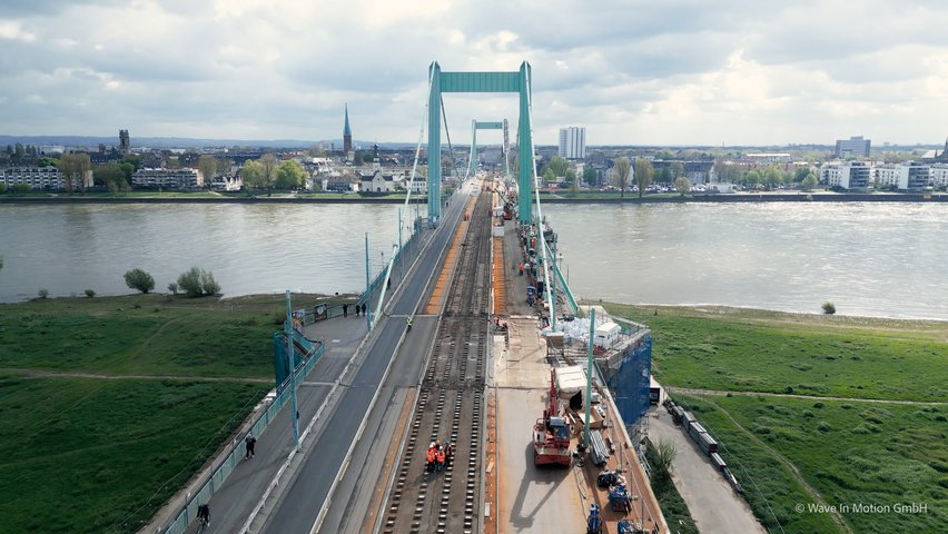 Erneuerung der Fahrbahn an der Mülheimer Brücke