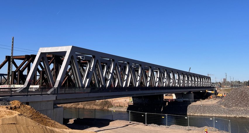 🚧 Arbeiten an der Eisenbahnüberführung Lippe verlaufen planmäßig