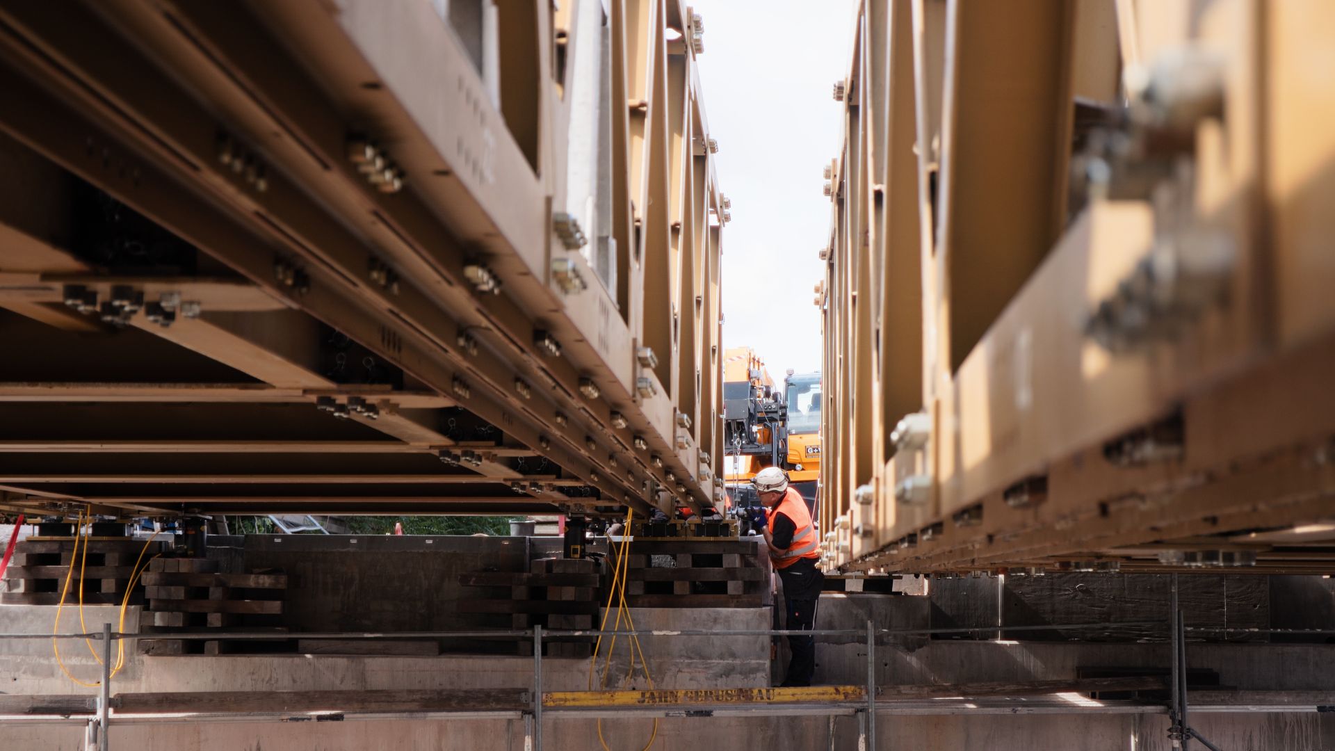 Blick zwischen die Brücken 