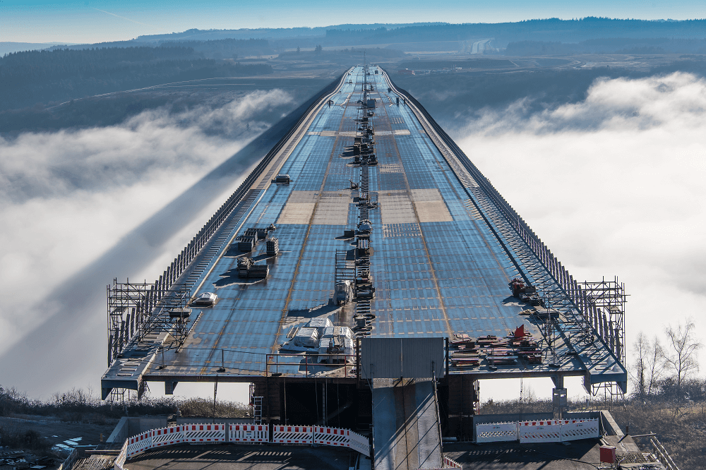 Aufbau der Hochmoselquerung Zeltingen-Rachtig